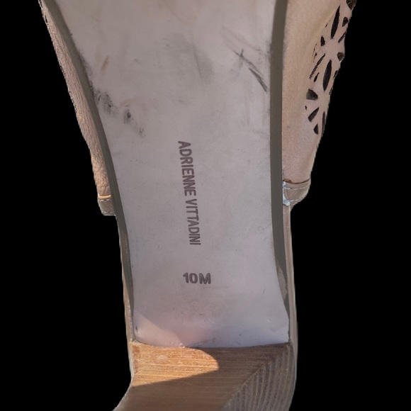 Adrienne Vittadini Laser Cut Tan Nude Slingback Open Toe Heels Size 10 M READ - Picture 6 of 13
